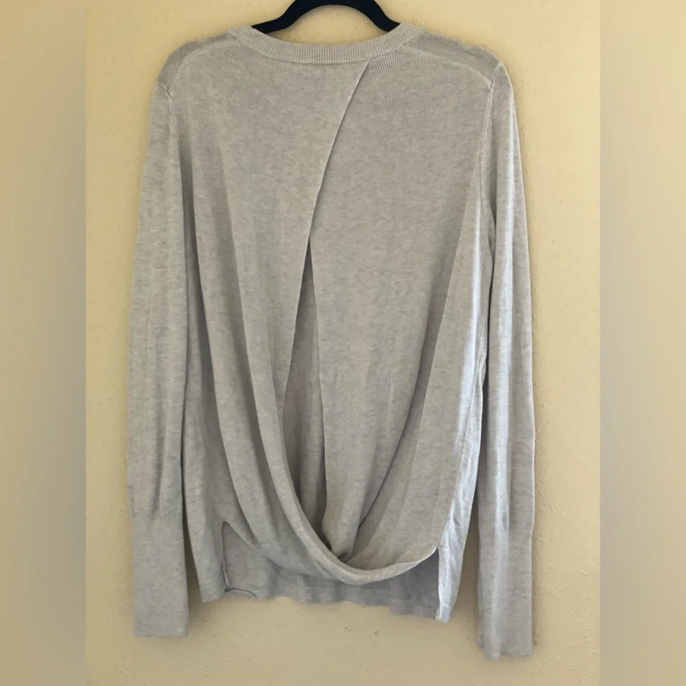 Lululemon crew neck sweater - Picture 5 of 9
